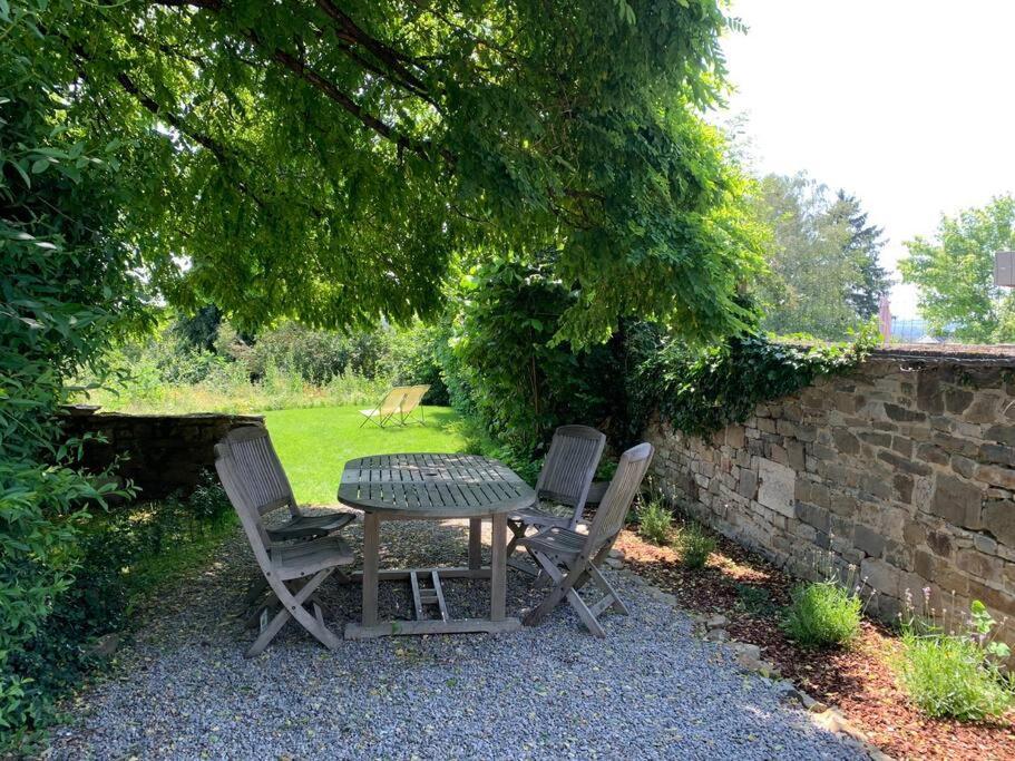 A L'Entree Du Verger - Charmante Maison En Pierres Dinant Exterior foto